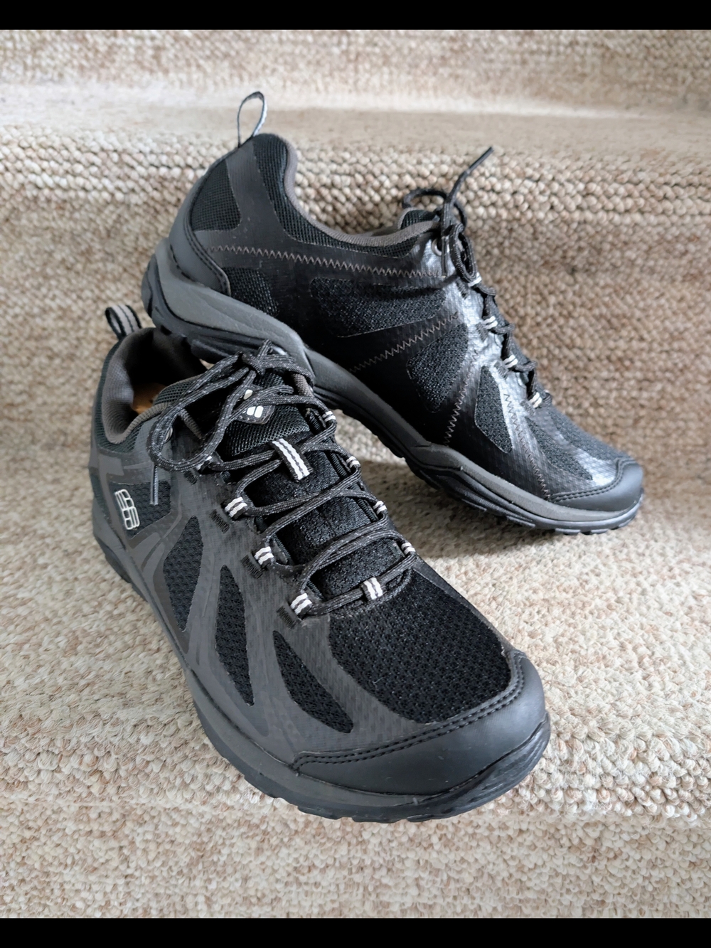 Columbia Peakfreak Xcrsn II Xcel Low Outdry hiking shoes in black